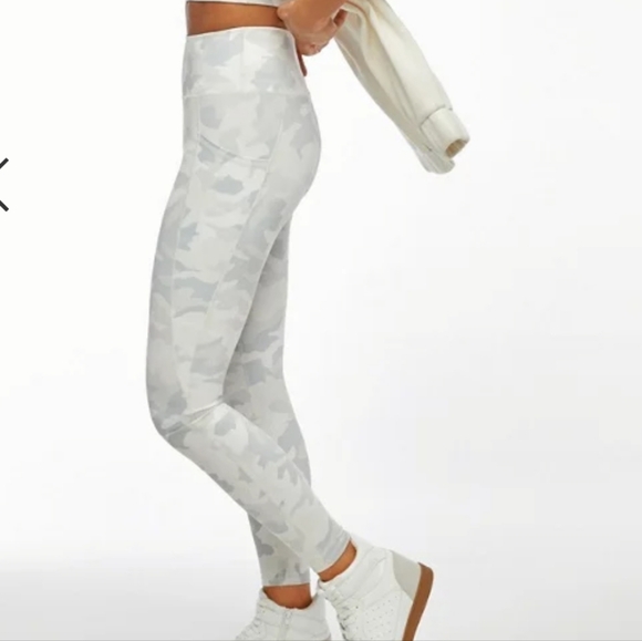 JustFab Camo High-Waisted Printed Pocket Active Leggings Sz M - Picture 14 of 14